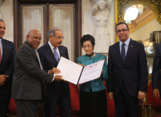 Carmenchu dedica su premio a todas las periodistas de República Dominicana