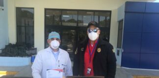 Algunas de las cajas de mascarillas donadas por González Estrada.