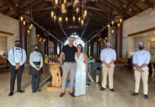 Personal de Secrets Cap Cana recibe primeros visitantes luego de casi cuatro meses sin operar a causa de la pandemia.