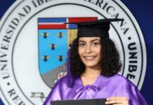 Yosarah Nicole Olivo Fernández se graduó con honores Summa Cum Laude como sicóloga clínica durante la Cuadragésima Novena Graduación Ordinaria Virtual de UNIBE.