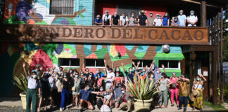 Periodistas franceses en el Sendero del Cacao, República Dominicana.