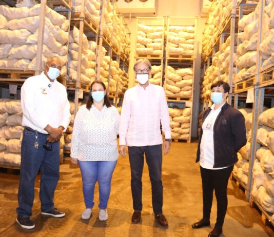 Embajador alemán, Volker Pellet, visita Alfridomsa