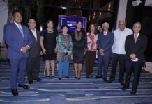 Yenny Polanco Lovera junto a pasados presidentes de Adompretur.