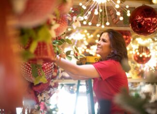 El rojo es el protagonista de la Navidad 2021 de DiFiore