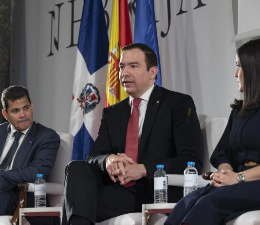 BHD participa en foro sobre turismo e inversión