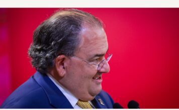 Las emociones detrás de la emisión de acciones de César Iglesias