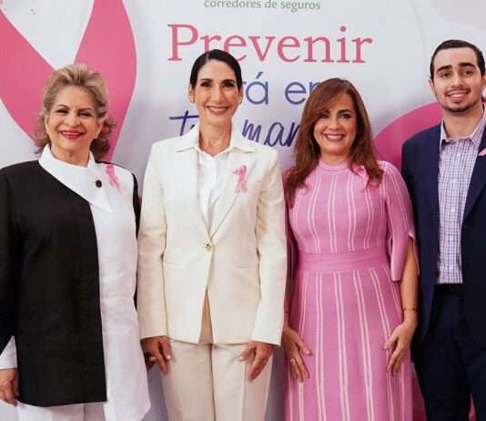 Peña-Izquierdo Corredores de Seguros ofrece desayuno-conferencia sobre cáncer de mama