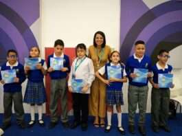 «Más allá de la visión», poemario en tinta y braille de Futuros Autores del Mundo