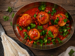 Sabor dominicano: albóndigas de plátano maduro y bacalao