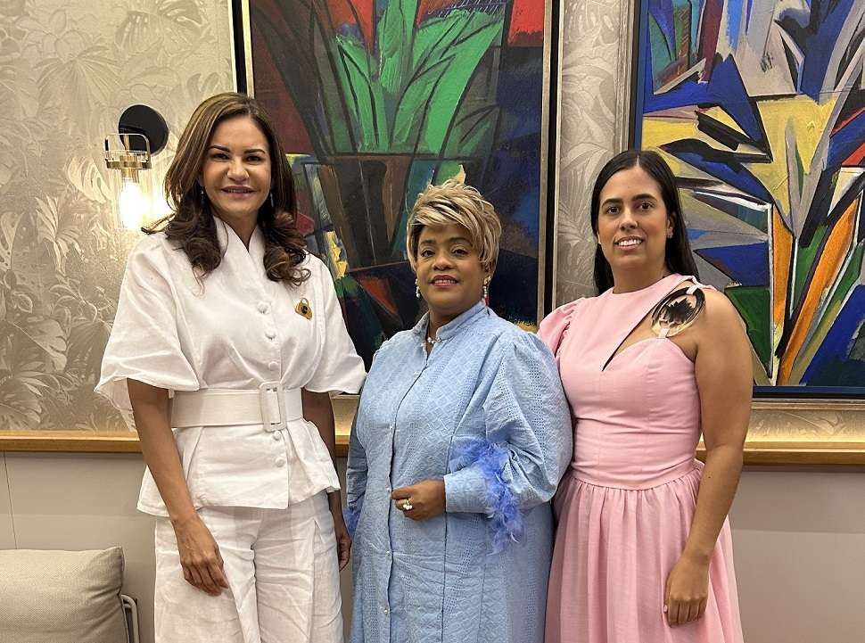 Celeste Pérez, Tania Alcalá y Patricia Durán.