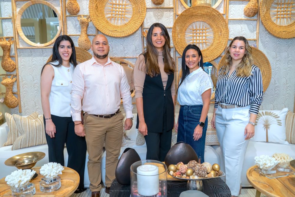 María de Lourdes Herrera, Jhonel Paulino, Paola Collado , Fayse Rizek y Karla Agramonte.