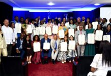 CDP reconoce a 39 periodistas en emotiva ceremonia