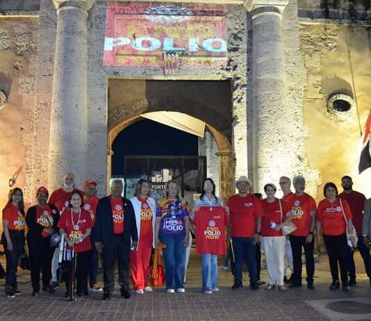 Fortaleza de Santo Domingo se ilumina de rojo en apoyo a la campaña mundial “End Polio Now”