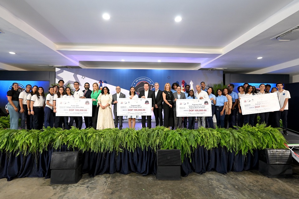 Estudiantes de las prepromociones de Saint George School, el Centro Educativo en Artes Eugenio María de Hostos, así como los colegios Jaime Molina Mota y Triumphare, obtuvieron el primer lugar en las diferentes categorías.