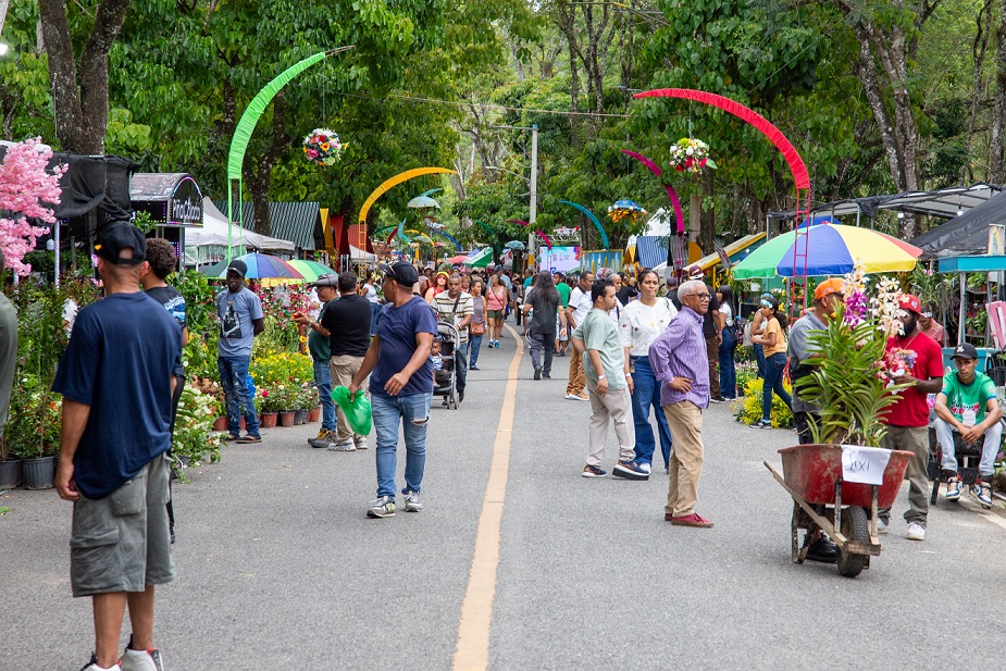 Feria de las Flores dinamiza economía de Jarabacoa.