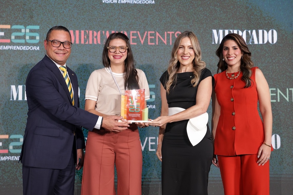 Gilberto Peña, Elvira Garrido, Iderlyn Soto y Sarah de Moya