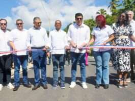 Ministro de Turismo entrega obra en Arroyo Barril y deja iniciadas otras en Santa Bárbara, Samaná