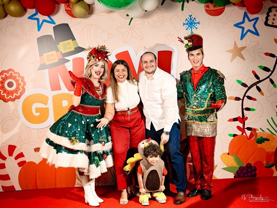 Deborah Suárez, Manuel Enrique y Dany Aguiló, durante la hermosa velada navideña.