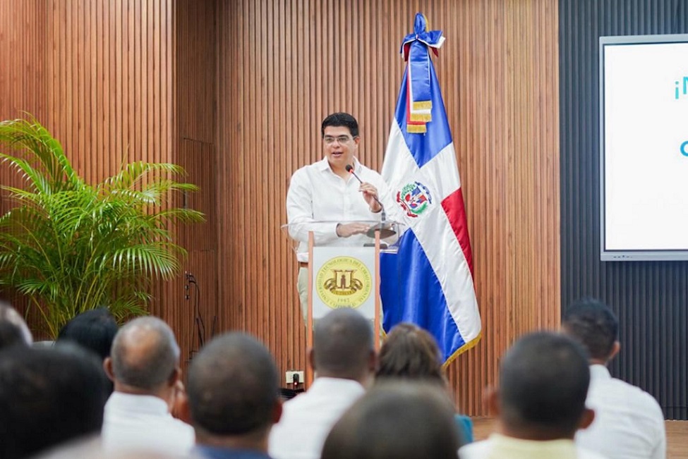 Ingeniero Felipe Suberví Hernández, director de la CAASD.