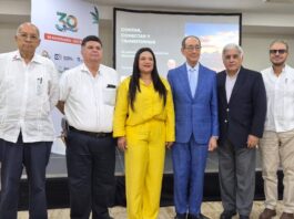 Adompretur debate desafíos del periodismo turístico en la región