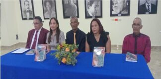 Cesáreo Silvestre presenta su libro El documental como memoria y voz, dedicado a René Fortunato