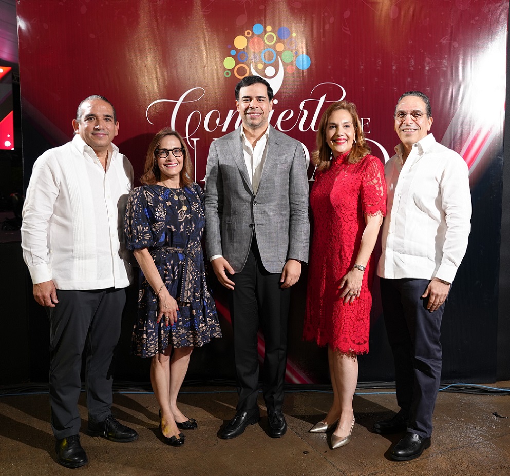 Manuel Pozo Perelló, Margarita de Mondesert, Roberto Ángel Salcedo, Carmen Pozo Perelló y Jorge Perelló.