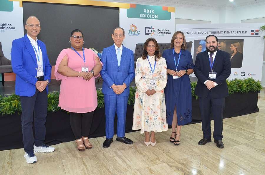 Miguel Asenjo, Marcia Peguero, Luis Felipe Aquino, Zoila Fernandez, Digna Paulino y Diego Estévez.