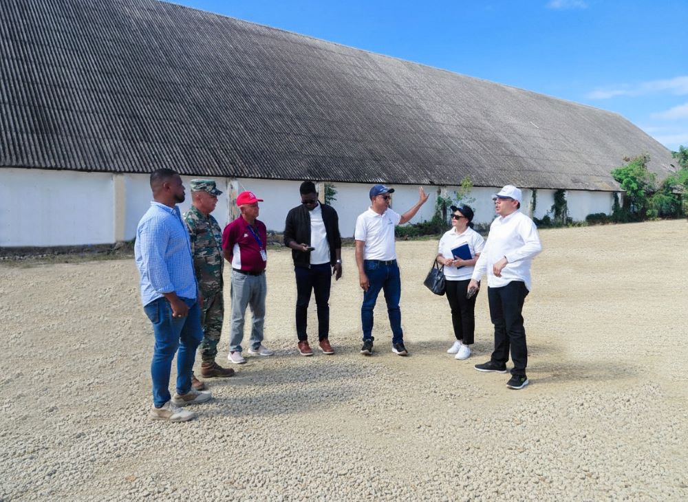 Representantes de las instituciones que colaboran INFOTEP, CEA, Ayuntamiento de Montellano.