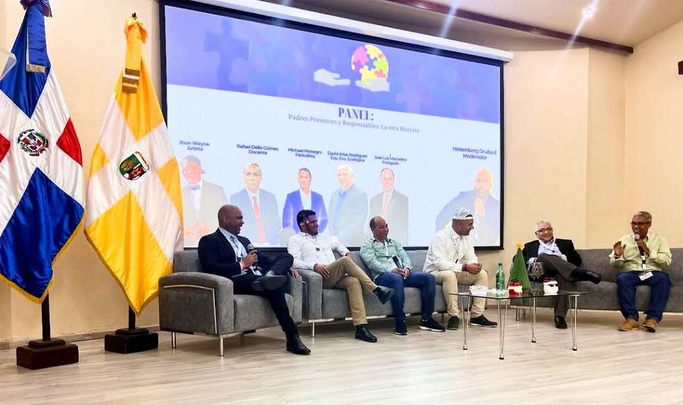 Panel Padres Presentes y Responsables.