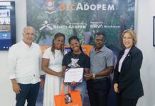 Banco Adopem seis becas universitarias