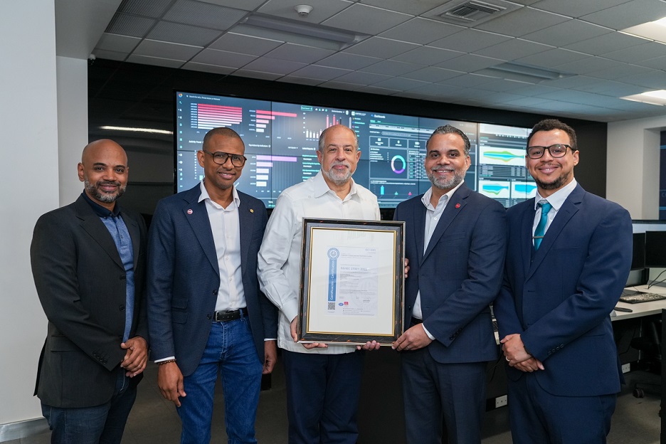 Richard Mateo, Ramón Núñez, Wilfredo Alcántara, Erick O'Reilly y Francisco González, de Claro Dominicana