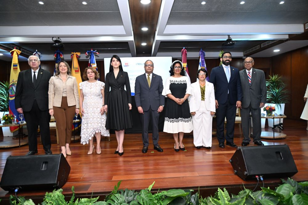 Al centro, el presidente del Tribunal Constitucional, magistrado Napoleón R. Estévez Lavandier, junto a los magistrados Eunisis Vásquez Acosta, Fidias F. Aristy Payano, Sonia Díaz Inoa, Army Ferreira y Amaury A. R.