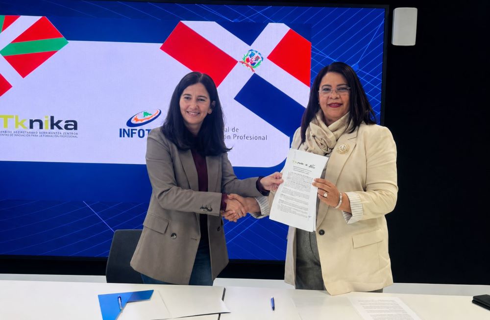 María Pilar Alonso Suárez, TKNIKA y Maira Morla Pineda, directora general del INFOTEP.