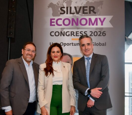 En congreso sobre economía plateada, BHD expone su propuesta de valor para mujeres mayores de 60 años